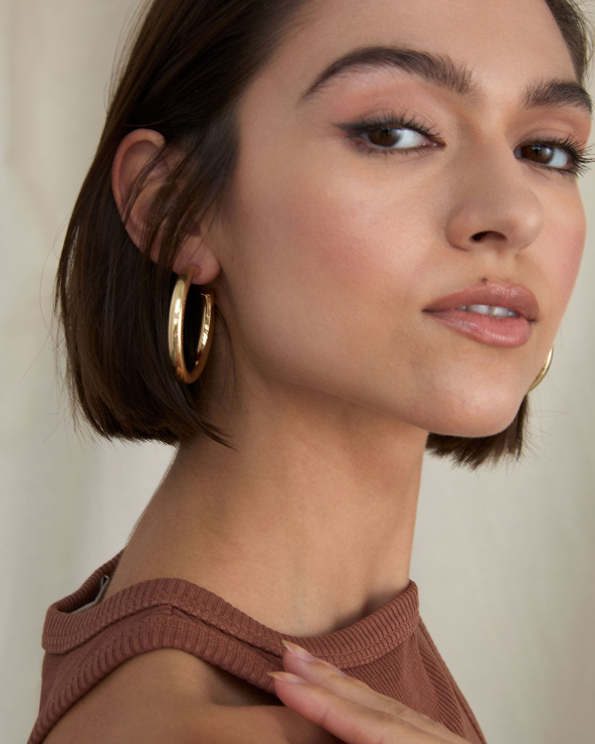 BRYAN ANTHONYS UNSTOPPABLE MAXI HOOP EARRINGS ON MODEL